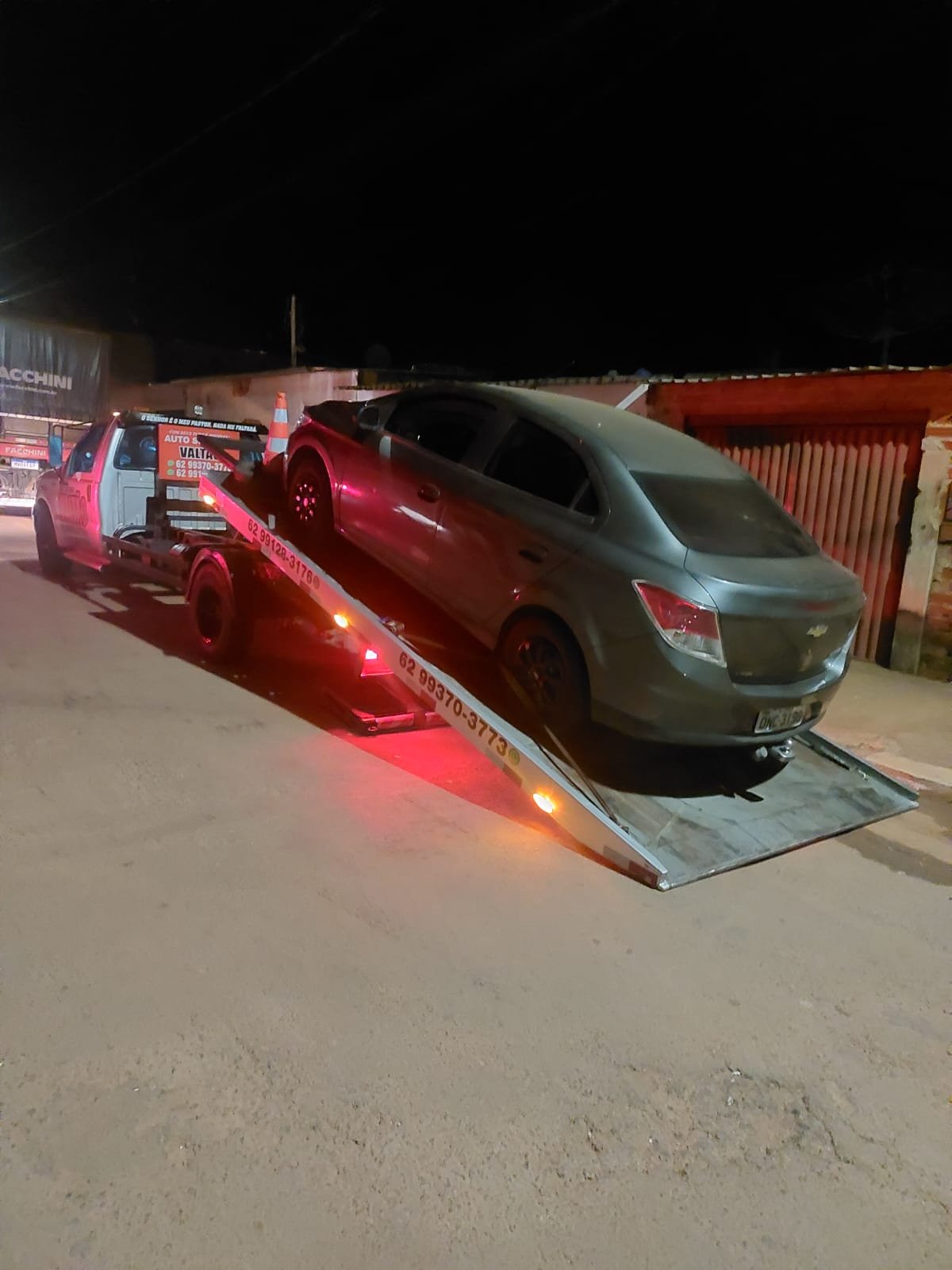 Auto socorro mecânico e reboque